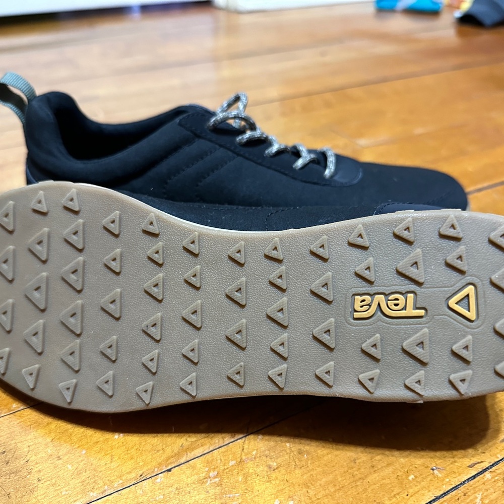 Teva Women's Hike Inspired Sneaker Wyldland - Black - 8